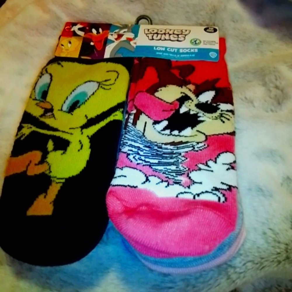 New In the Package - Loney Tunes - Low Cut Socks - Package Of # 10 Socks !!